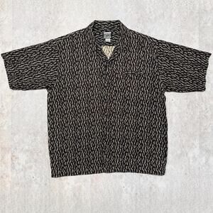 Coupe Delux Vintage Retro 90s Button Up Shirt